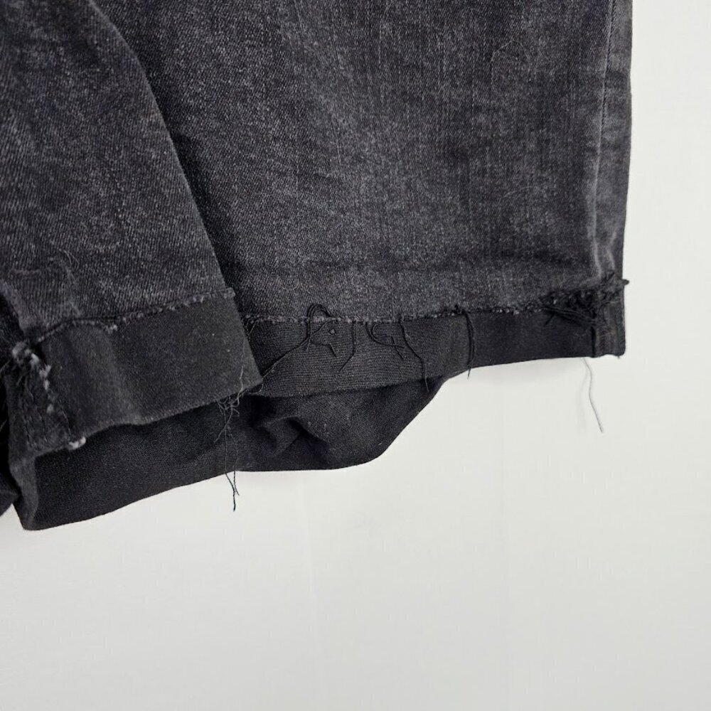 TIME AND TRU Jean Shorts size 18 BLACK Distressed Denim Goth Grunge Mid Rise - Picture 4 of 7